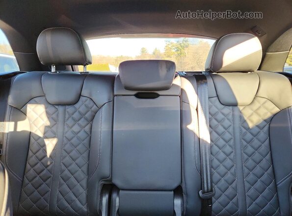WA1B4AFY7S2051500 2025 AUDI SQ5 Black უკანა სავარძლების ხედი