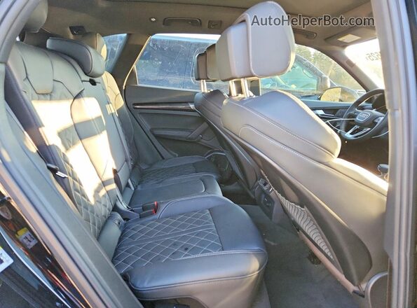 WA1B4AFY7S2051500 2025 AUDI SQ5 Black უკანა სალონის ხედი
