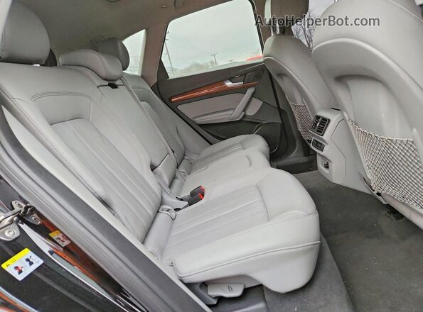 WA1BAAFY3M2018036 2021 AUDI Q5 Black უკანა სალონის ხედი