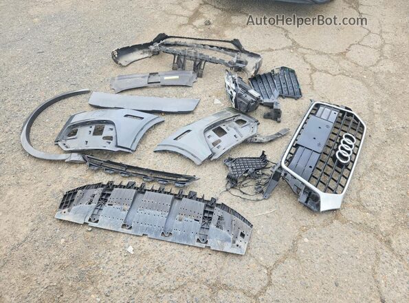 WA1BCCFS7JR009053 2018 AUDI Q3 Gray VIN կոդի պիտակի տեսք