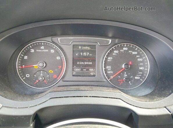 WA1BFCFS7GR002118 2016 AUDI Q3 Silver Widok zestawu wskaźników