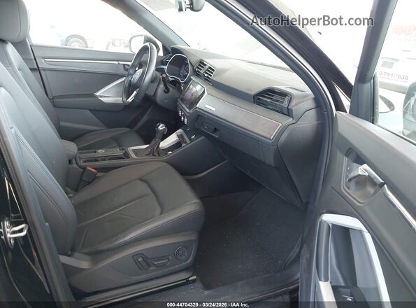 WA1BUCF37M1117228 2021 AUDI Q3 Black Front interior view