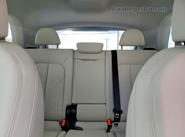 WA1BUCF39N1021179 2022 AUDI Q3 Silver 