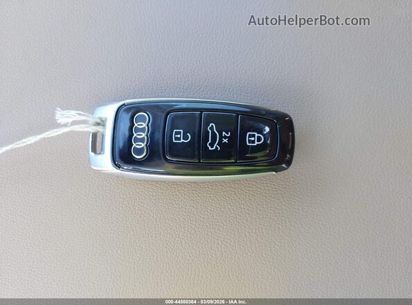 WA1BVBF11SD019099 2025 AUDI Q8 Gray Vista del salpicadero
