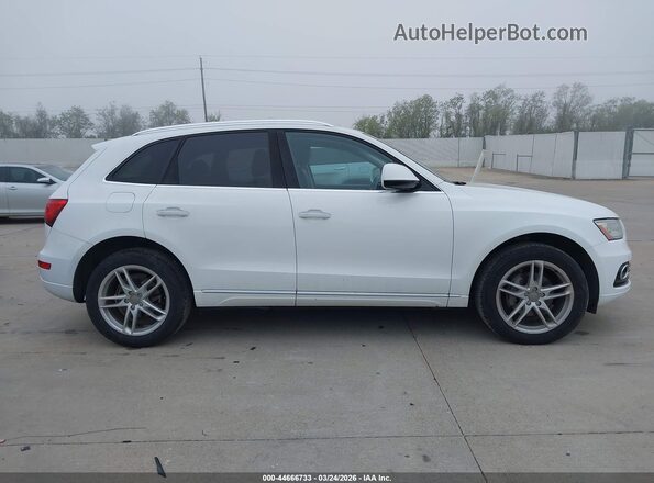 WA1C2AFP1HA078840 2017 AUDI Q5 White Widok wnętrza z tyłu