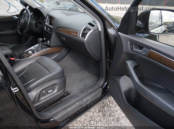 WA1C2AFP3HA088852 2017 AUDI Q5 Black Front interior view