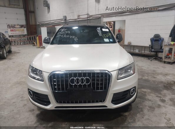 WA1C2AFP7HA021557 2017 AUDI Q5 White Rear interior view