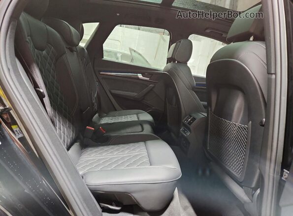 WA1C4AFY8R2037555 2024 AUDI SQ5 Black Vista interior trasera