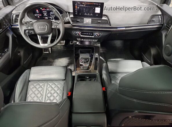 WA1C4AFY8R2037555 2024 AUDI SQ5 Black Vista del salpicadero