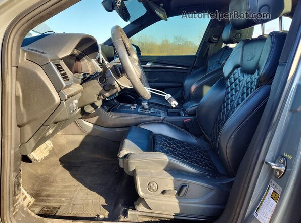 WA1C4AFY9K2058839 2019 AUDI SQ5 Gray Вид салону спереду
