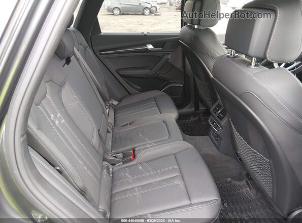 WA1C4BFY5R2073368 2024 AUDI SQ5 Gray VIN կոդի պիտակի տեսք