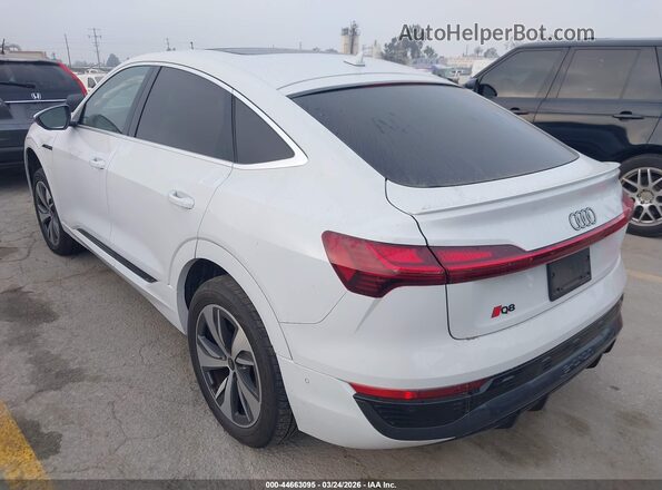 WA1CAAGE6RB016572 2024 AUDI Q8 E-TRON White Հետևի ձախ