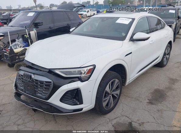 WA1CAAGE6RB016572 2024 AUDI Q8 E-TRON White Առջևի ձախ երեք քառորդ տեսարան