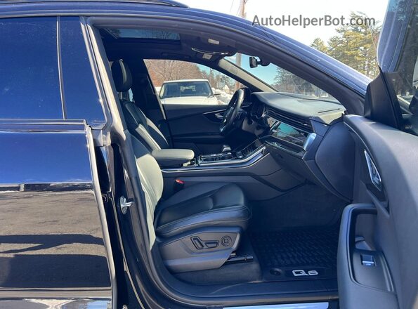 WA1CVAF17KD047343 2019 AUDI Q8 Black 
