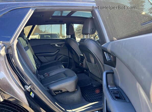 WA1CVAF17KD047343 2019 AUDI Q8 Black 