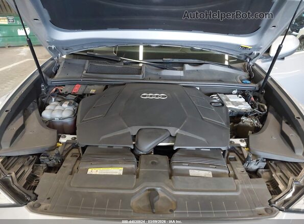 WA1CVAF18KD043866 2019 AUDI Q8 Silver Widok z tyłu