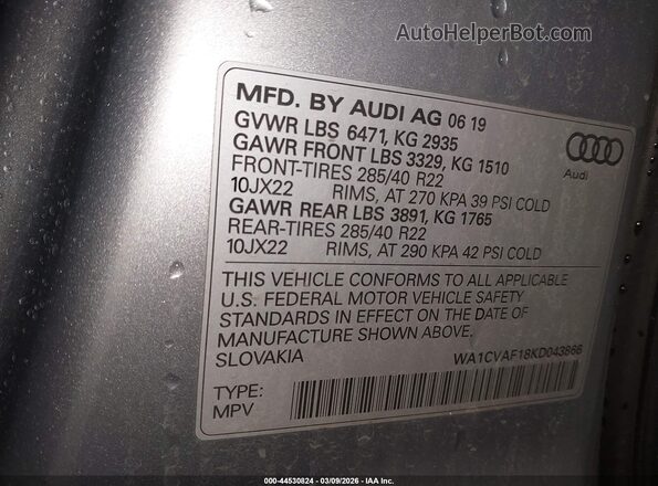 WA1CVAF18KD043866 2019 AUDI Q8 Silver Widok komory silnika