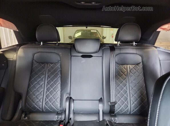 WA1CWBF10ND017091 2022 AUDI SQ8 Red Rear seats view