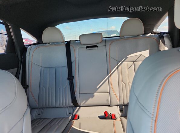 WA1DAAGE4RB054449 2024 AUDI Q8 Gray Вид задніх сидінь