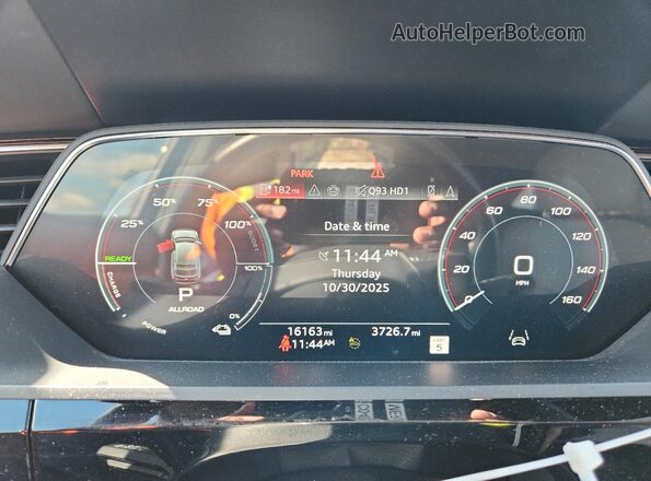 WA1DAAGE4RB054449 2024 AUDI Q8 Gray Вид щитка приладів