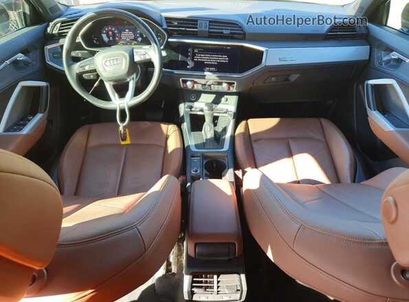WA1DECF30M1020300 2021 AUDI Q3 Черный Вид панели приборов