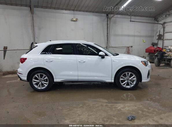 WA1DECF31N1127695 2022 AUDI Q3 White უკანა სალონის ხედი