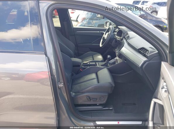 WA1DECF31S1098288 2025 AUDI Q3 Gray Вид салону спереду