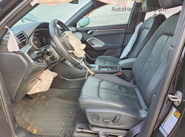 WA1DECF32M1039575 2021 AUDI Q3 Black Вид салону спереду