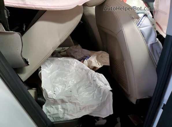 WA1DECF34P1082822 2023 AUDI Q3 White Vista interior trasera