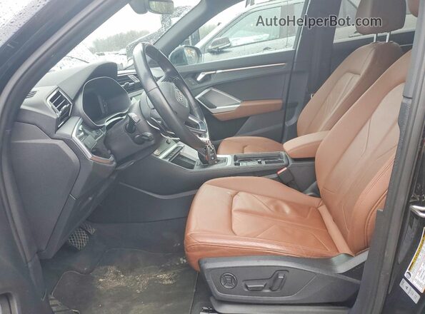 WA1DECF36M1012461 2021 AUDI Q3 Black Widok wnętrza z przodu