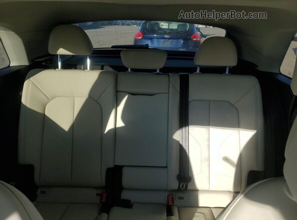 WA1DECF36M1028417 2021 AUDI Q3 White Rear seats view