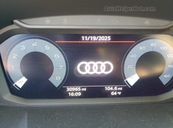 WA1DECF36M1028417 2021 AUDI Q3 White Instrument cluster view