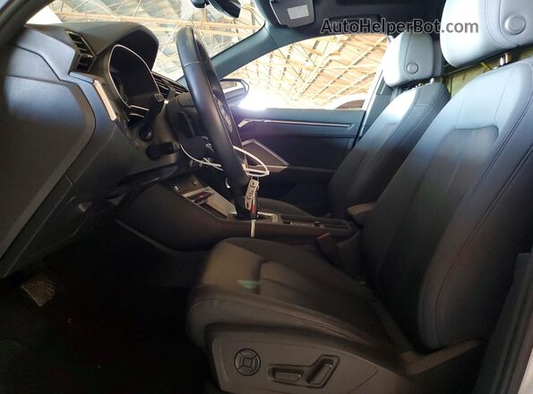 WA1DECF36N1029830 2022 AUDI Q3 Белый Вид салона спереди