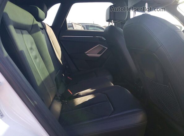 WA1DECF36P1106246 2023 AUDI Q3 White Սալոնի հետևի տեսք