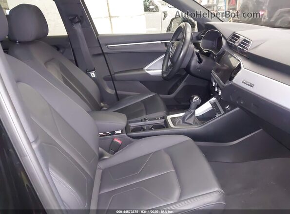 WA1DECF37M1004630 2021 AUDI Q3 Black Front interior view
