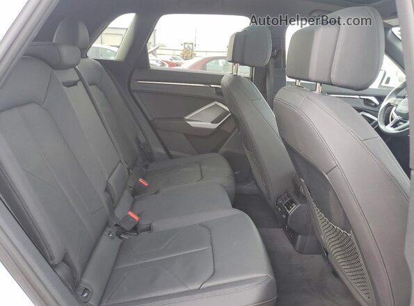 WA1DECF37P1113772 2023 AUDI Q3 Белый Вид задних сидений