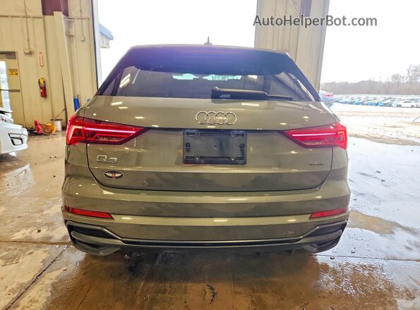 WA1DECF39M1017816 2021 AUDI Q3 Gray Rear view