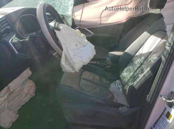 WA1DECF3XP1043815 2023 AUDI Q3 White Вид салону спереду