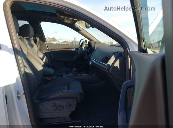 WA1E2AFY5R2113960 2024 AUDI Q5 White Vista interior delantera
