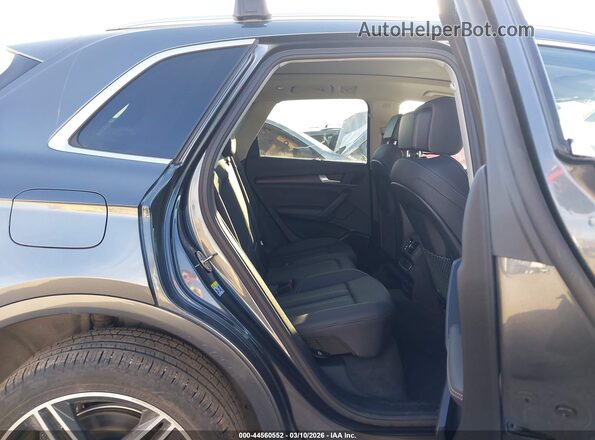 WA1E2AFY6N2084026 2022 AUDI Q5 Gray Vista de la etiqueta del VIN