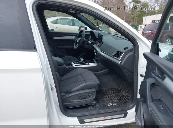 WA1E2AFY7R2141873 2024 AUDI Q5 Белый Вид салона спереди