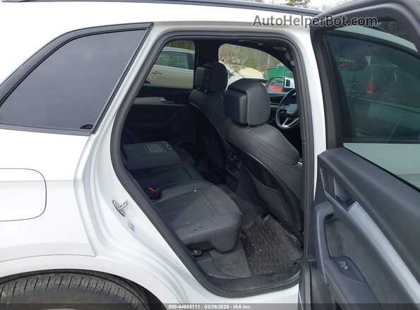 WA1E2AFY7R2141873 2024 AUDI Q5 Белый Вид наклейки с VIN-кодом