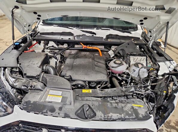 WA1E2AFY8R2079061 2024 AUDI Q5 White ძრავის განყოფილების ხედი