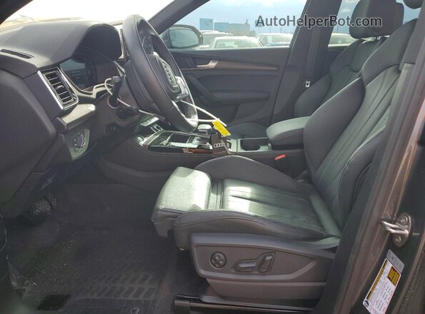 WA1E2AFY8R2137556 2024 AUDI Q5 Gray Widok wnętrza z przodu