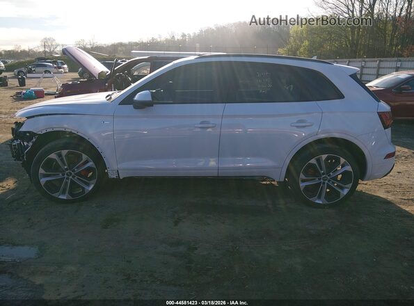 WA1EAAFY2S2017809 2025 AUDI Q5 White 360 interior view