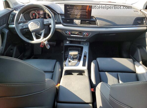 WA1EAAFY5R2048756 2024 AUDI Q5 White Widok deski rozdzielczej