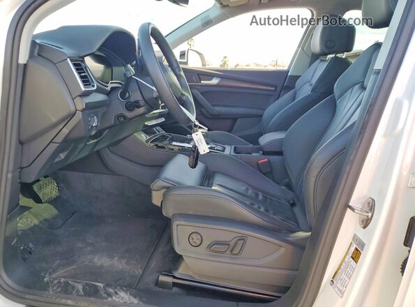 WA1EAAFY6R2080342 2024 AUDI Q5 White Front interior view