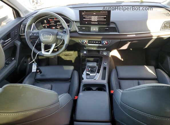WA1EAAFY6R2080342 2024 AUDI Q5 White Dashboard view
