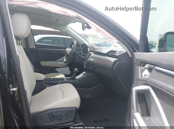 WA1EECF31S1025717 2025 AUDI Q3 Black Widok wnętrza z przodu