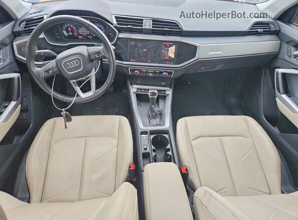 WA1EECF33R1025129 2024 AUDI Q3 Black Vista del salpicadero